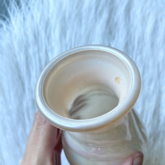 Vintage iridescent small flower vase home decor pastel peachy pink and cream - Picture 6 of 7